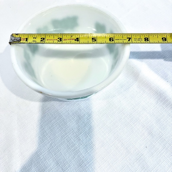 Hazel Atlas Vintage Mixing Bowl/ Casserole Baking Dish Ivy 6.5” Milk Glass - Picture 5 of 7